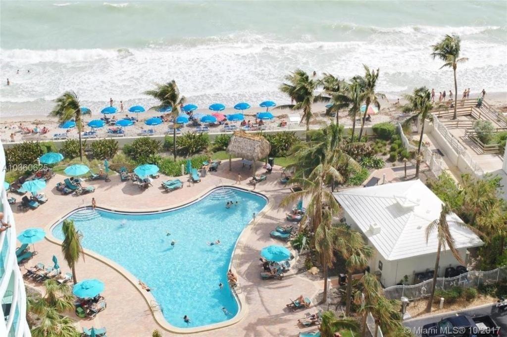 2Bd Condo Christmas Retreat Pool Beachside Hollywood Exterior foto